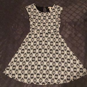 Black and white flower print dress